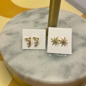 2 pairs of earrings